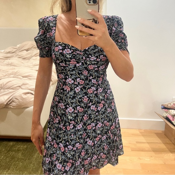 NWOT the prettiest aritzia floral short sleeve dress puff sleeve - Picture 4 of 6